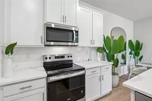 18343 Tavernside Trl, Lakewood Ranch, FL 34211 - Photo 6