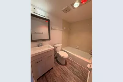 7153 W Country Club Dr N #145, Sarasota, FL 34243 - Photo 10