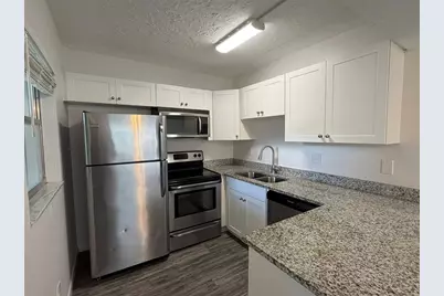 7153 W Country Club Dr N #145, Sarasota, FL 34243 - Photo 2