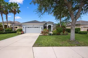 264 Dahlia Ct, Bradenton, FL 34212 - Photo 2