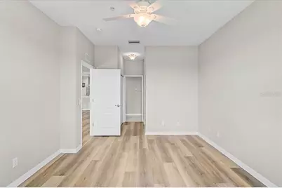 915 Fairwaycove Lane #201, Bradenton, FL 34212 - Photo 16