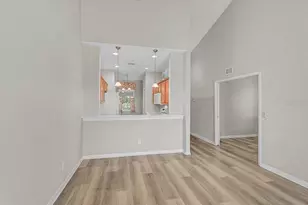 915 Fairwaycove Ln, Bradenton, FL 34212 - Photo 8