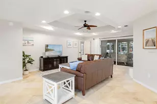 565 Commonwealth Pl, Sarasota, FL 34242 - Photo 14