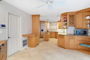 565 Commonwealth Pl, Sarasota, FL 34242 - Photo 24