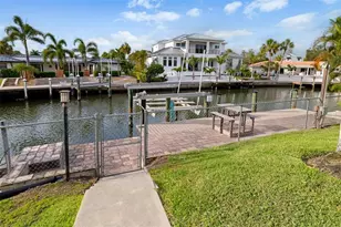 565 Commonwealth Pl, Sarasota, FL 34242 - Photo 42