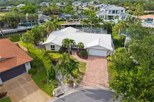 565 Commonwealth Pl, Sarasota, FL 34242 - Photo 2