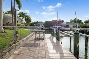 565 Commonwealth Pl, Sarasota, FL 34242 - Photo 44
