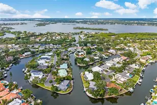 565 Commonwealth Pl, Sarasota, FL 34242 - Photo 6