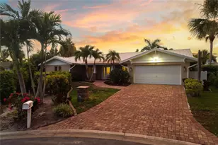 565 Commonwealth Pl, Sarasota, FL 34242 - Photo 2