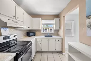 2727 75th St W, Bradenton, FL 34209 - Photo 4