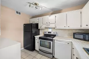 2727 75th St W, Bradenton, FL 34209 - Photo 4