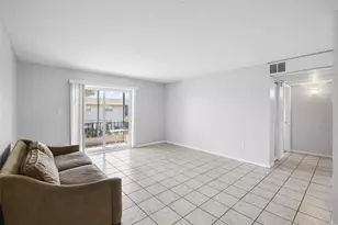 2727 75th St W, Bradenton, FL 34209 - Photo 8