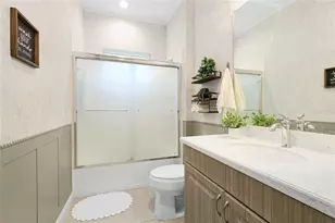 10601 Falling Leaf Ct, Parrish, FL 34219 - Photo 18