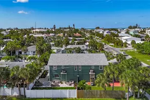 202 Peacock Ln, Holmes Beach, FL 34217 - Photo 46