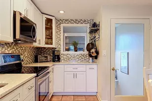 202 Peacock Ln, Holmes Beach, FL 34217 - Photo 4
