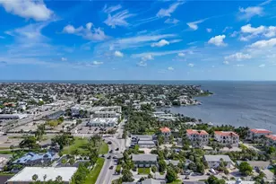 202 Peacock Ln, Holmes Beach, FL 34217 - Photo 44