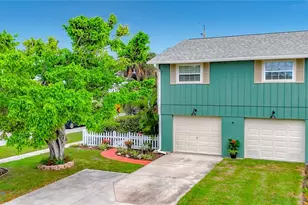 202 Peacock Ln, Holmes Beach, FL 34217 - Photo 2