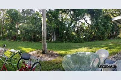 2047 Canal Drive #L6, Bradenton, FL 34207 - Photo 2