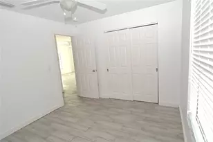 1976 Debbie St, Sarasota, FL 34231 - Photo 8