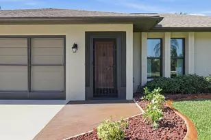 154 Hourglass Dr, Venice, FL 34293 - Photo 30