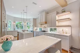 3921 Maravic Pl, Sarasota, FL 34231 - Photo 10