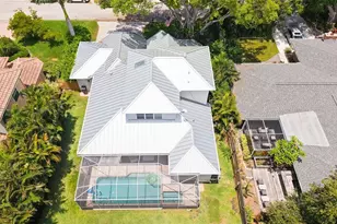 3921 Maravic Pl, Sarasota, FL 34231 - Photo 32