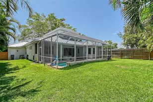 3921 Maravic Pl, Sarasota, FL 34231 - Photo 30