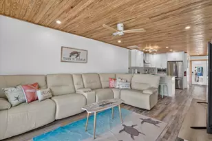 18 Seaside Ct, Holmes Beach, FL 34217 - Photo 16