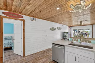 18 Seaside Ct, Holmes Beach, FL 34217 - Photo 6