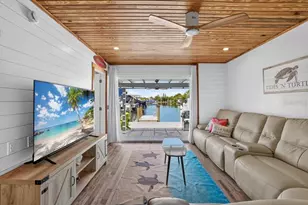 18 Seaside Ct, Holmes Beach, FL 34217 - Photo 12