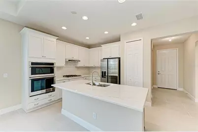149 Okeeffe Circle, Bradenton, FL 34212 - Photo 6