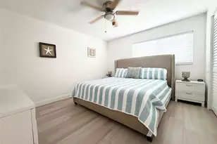 159 Vista Hermosa Cir, Sarasota, FL 34242 - Photo 16
