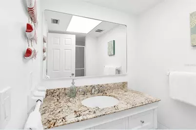 159 Vista Hermosa Circle #27B, Sarasota, FL 34242 - Photo 18