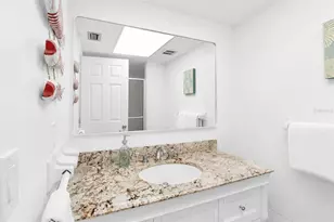 159 Vista Hermosa Cir, Sarasota, FL 34242 - Photo 18