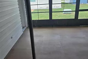 3250 Pebble Bend Dr, Lakeland, FL 33810 - Photo 10