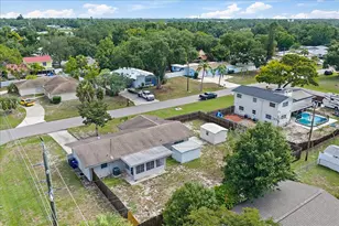 1210 Doris Dr, Sarasota, FL 34243 - Photo 2