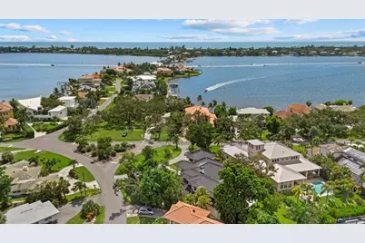 1707 Caribbean Drive, Sarasota, FL 34231 - Photo 2