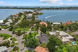 1707 Caribbean Dr, Sarasota, FL 34231 - Photo 2