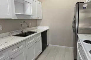 3908 41st St W, Bradenton, FL 34205 - Photo 6