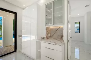 2483 Bay St, Sarasota, FL 34237 - Photo 18
