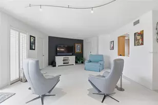 2301 Gulf of Mexico Dr, Longboat Key, FL 34228 - Photo 6