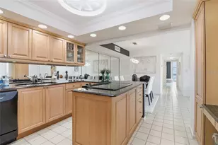 2301 Gulf of Mexico Dr, Longboat Key, FL 34228 - Photo 10