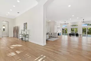 1707 Caribbean Dr, Sarasota, FL 34231 - Photo 4