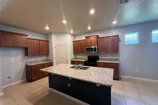 12374 Eastpointe Dr, Dade City, FL 33525 - Photo 4