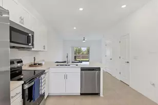 8577 Daybreak St, Sarasota, FL 34241 - Photo 10