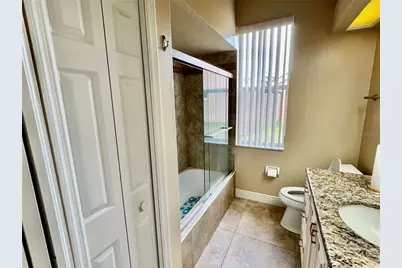 3715 72nd Ave E, Sarasota, FL 34243 - Photo 18