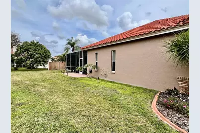 3715 72nd Ave E, Sarasota, FL 34243 - Photo 26
