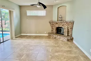 3715 72nd Ave E, Sarasota, FL 34243 - Photo 4