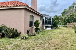 3715 72nd Ave E, Sarasota, FL 34243 - Photo 28