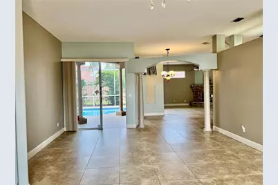3715 72nd Ave E, Sarasota, FL 34243 - Photo 6